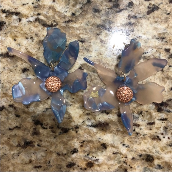 New Lilly Blue acrylic resin flower earrings - Picture 2 of 4